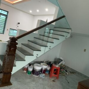 Cầu thang kính Quảng Bình